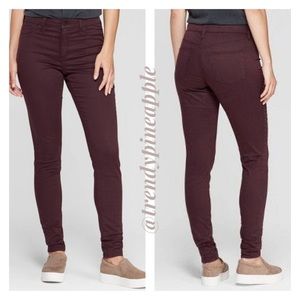 NWT Universal Thread High Rise Jegging Burgundy 8